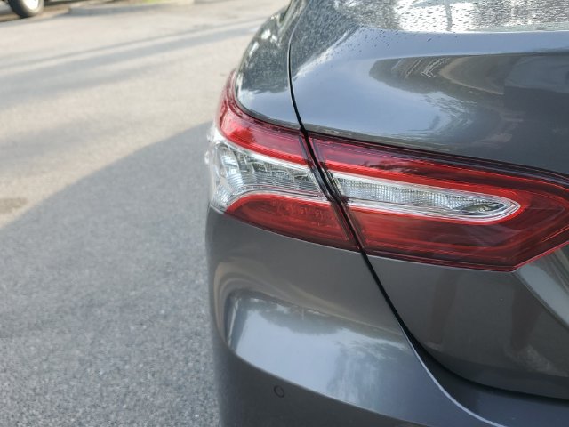 Used 2018 Toyota Camry XLE FWD image 27
