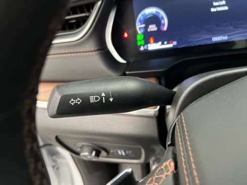 Used 2025 Jeep Grand Cherokee Summit AWD/4WD image 45
