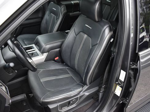 Used 2017 Ford F150 Platinum w/ Equipment Group 701A Luxury AWD/4WD image 18