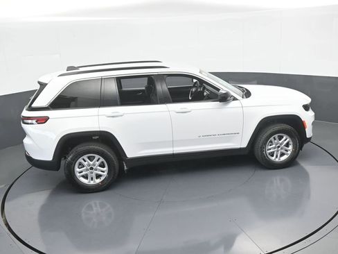 Used 2025 Jeep Grand Cherokee Laredo image 22
