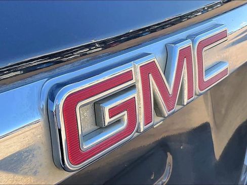 Used 2018 GMC Acadia SLT image 30