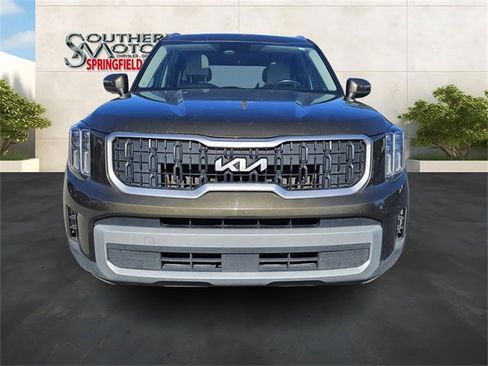 Used 2023 Kia Telluride EX w/ EX Captain's Chair Package image 8