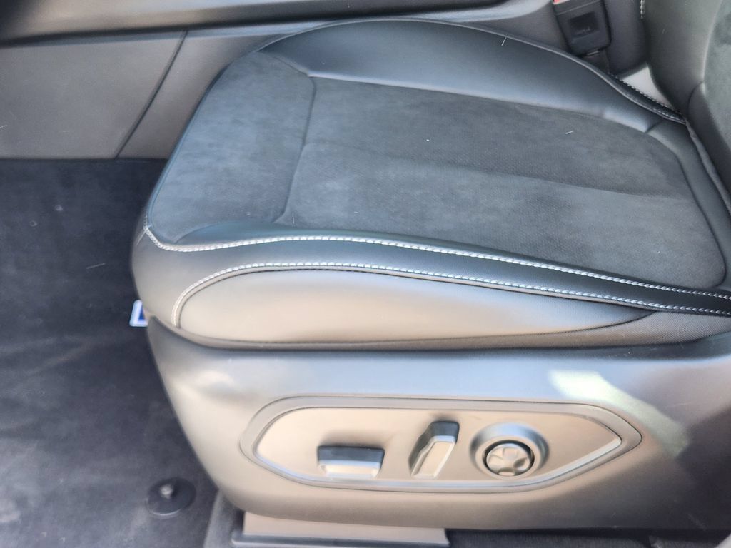 New 2026 Jeep Grand Cherokee L 4WD image 8
