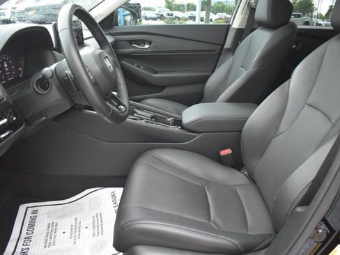 Used 2025 Honda Accord EX-L image 15