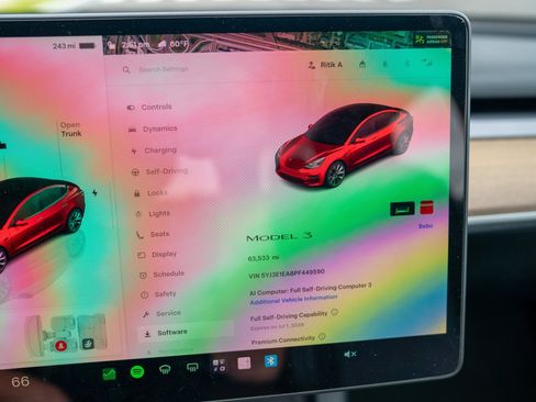 Used 2023 Tesla Model 3 Standard Range RWD image 18