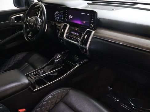 Used 2023 Kia Sorento SX Prestige image 11