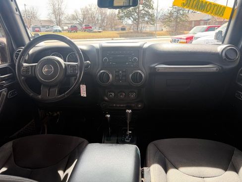 Used 2018 Jeep Wrangler Unlimited Sport S AWD/4WD image 19
