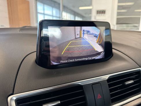 Used 2018 MAZDA MAZDA3 Grand Touring image 31