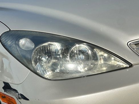 Used 2002 Lexus ES 330 image 10