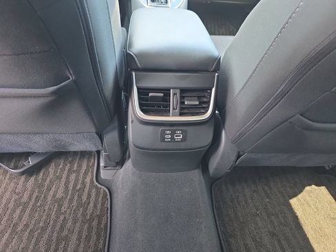 Used 2025 Subaru Outback Premium AWD/4WD image 29