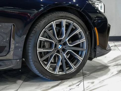 Used 2021 BMW 740i w/ M Sport Package RWD image 87