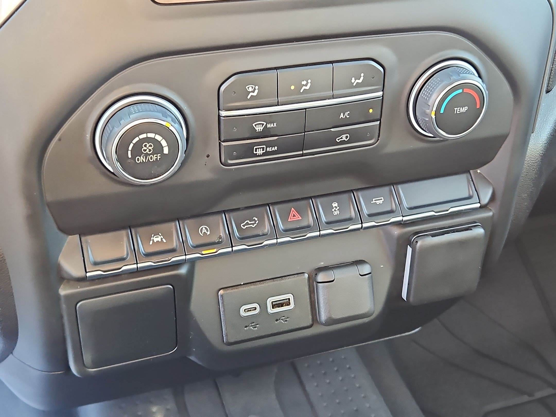 Used 2025 Chevrolet Silverado 1500 Custom RWD image 22