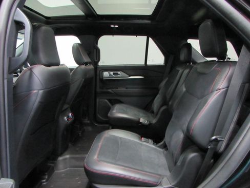 Used 2025 Ford Explorer ST AWD/4WD image 15