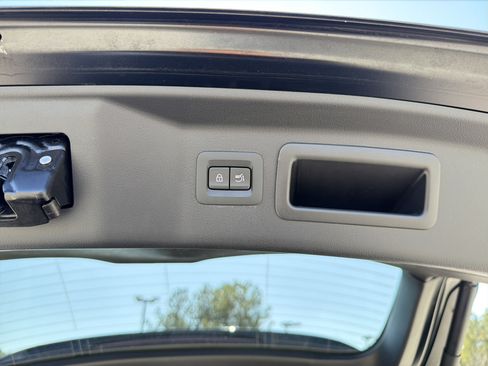 Used 2025 MAZDA CX-90 3.3 Turbo w/ Preferred Package image 33