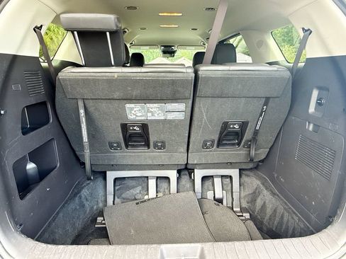 Certified 2025 Kia Carnival FWD image 11