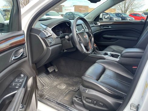 Used 2013 Cadillac SRX Luxury image 5