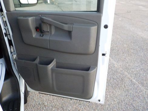 Used 2020 Chevrolet Express 3500 Extended w/ Driver Convenience Package image 29