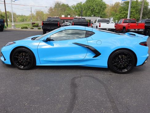 Used 2023 Chevrolet Corvette Stingray Coupe w/ Z51 Performance Package RWD image 24