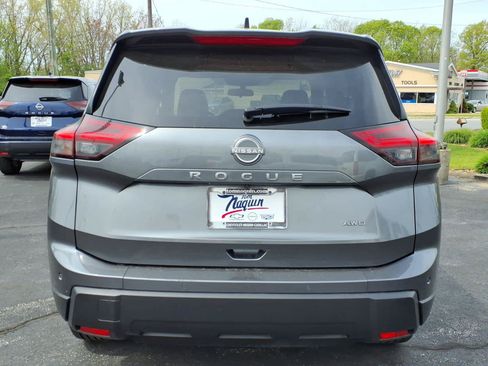 Used 2024 Nissan Rogue S AWD/4WD image 8