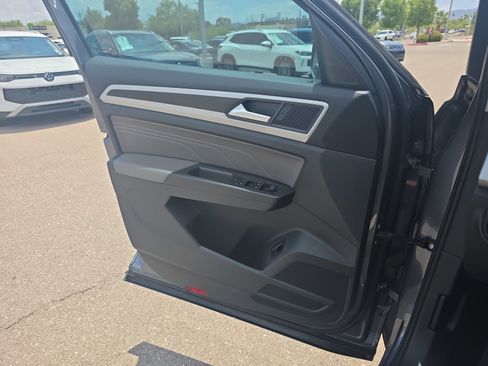 Used 2023 Volkswagen Atlas SE AWD/4WD image 13