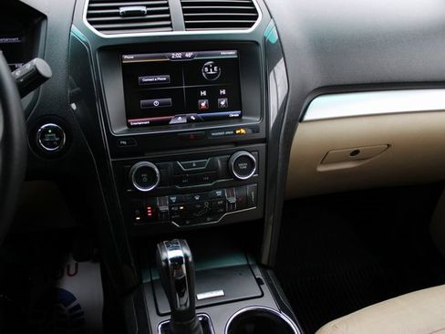 Used 2016 Ford Explorer XLT w/ Equipment Group 202A image 24