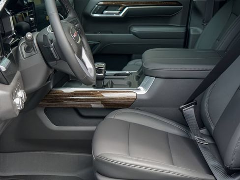 New 2026 GMC Sierra 1500 Elevation w/ Elevation Premium Package AWD/4WD image 10