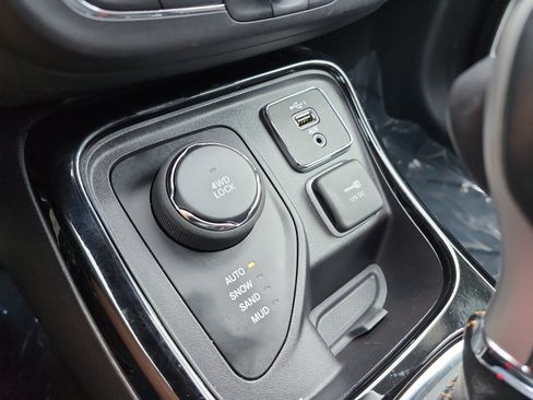 Used 2019 Jeep Compass Limited AWD/4WD image 22