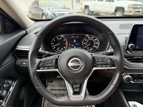 Used 2024 Nissan Altima 2.5 SR image 12