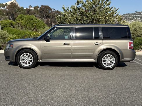 Used 2014 Ford Flex SE image 4