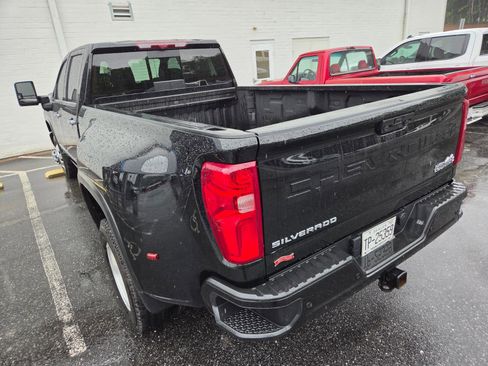 Used 2024 Chevrolet Silverado 3500 High Country w/ High Country Premium Package AWD/4WD image 9