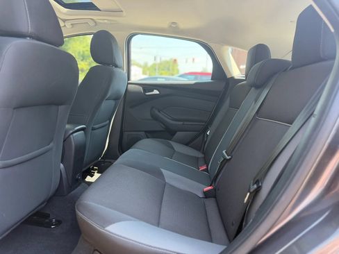 Used 2014 Ford Focus SE FWD image 29
