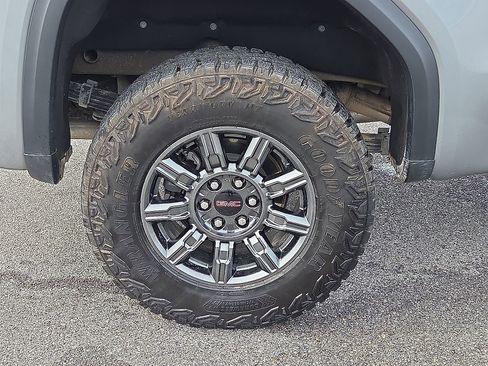 Used 2024 GMC Sierra 1500 AT4X image 7