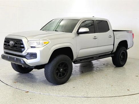 Used 2018 Toyota Tacoma SR w/ SR Convenience Package AWD/4WD image 3