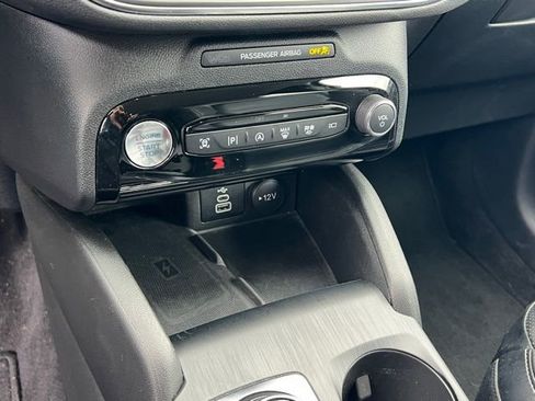 Used 2024 Ford Escape Platinum image 21