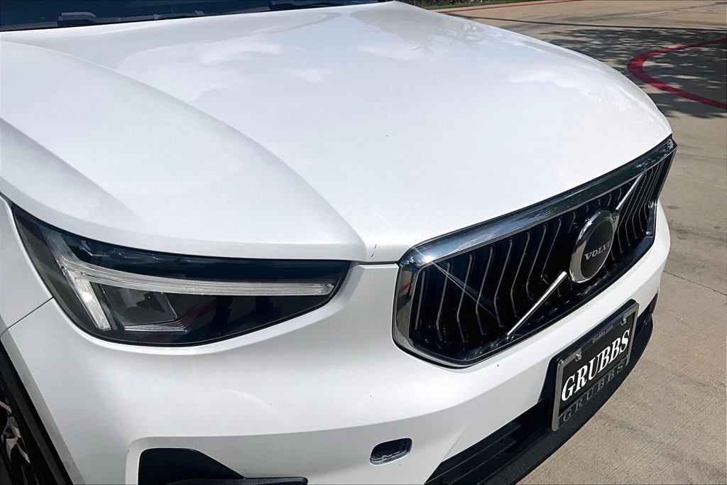Used 2023 Volvo XC40 B5 Plus AWD/4WD image 38