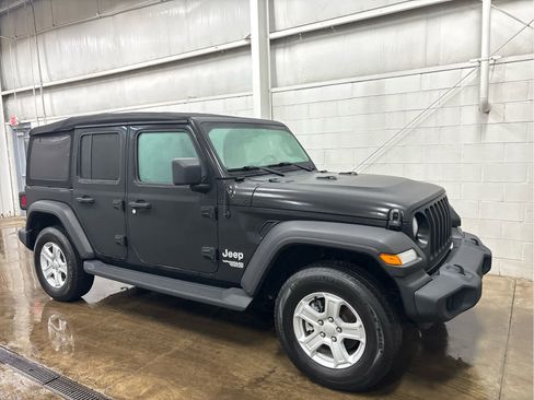 Used 2021 Jeep Wrangler Unlimited Sport image 2
