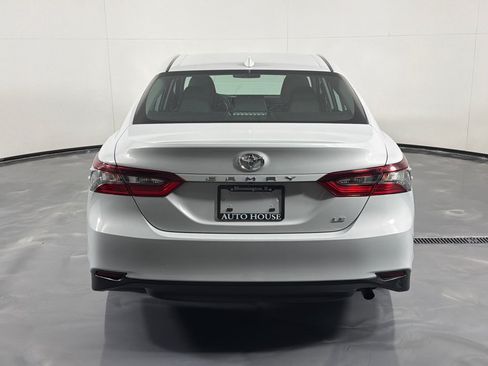 Used 2024 Toyota Camry LE FWD image 5