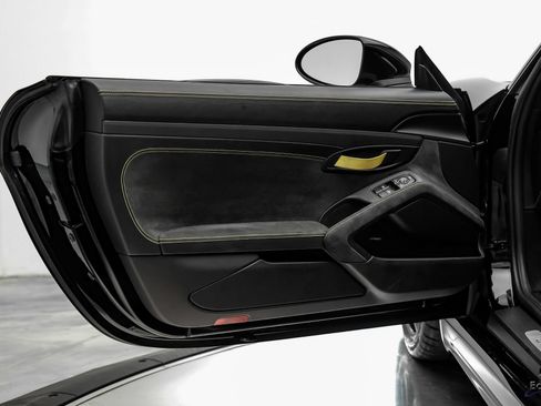 Used 2021 Porsche 718 Cayman GT4 RWD image 89