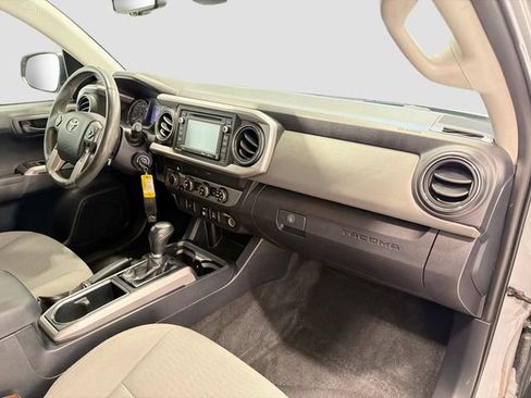 Certified 2019 Toyota Tacoma SR5 AWD/4WD image 22