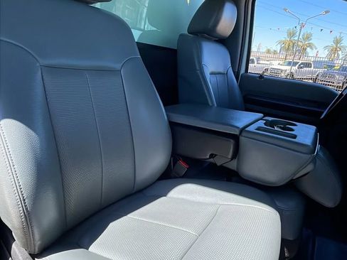Used 2015 Ford F550 2WD Regular Cab Super Duty image 13