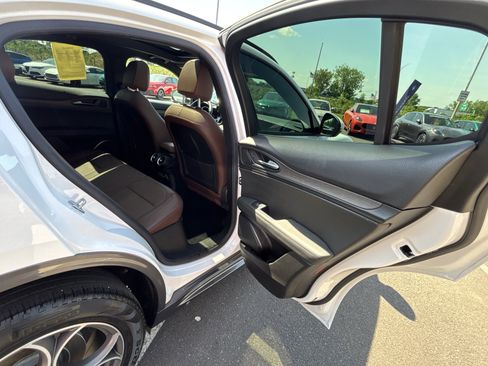 Used 2022 Alfa Romeo Stelvio Ti w/ Active Assist Plus Package AWD/4WD image 4