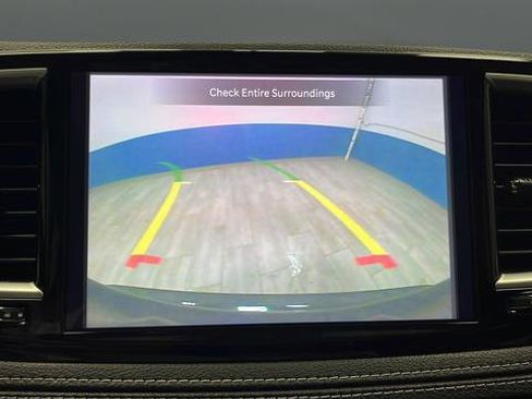 Used 2022 Chrysler Pacifica Touring-L FWD image 13