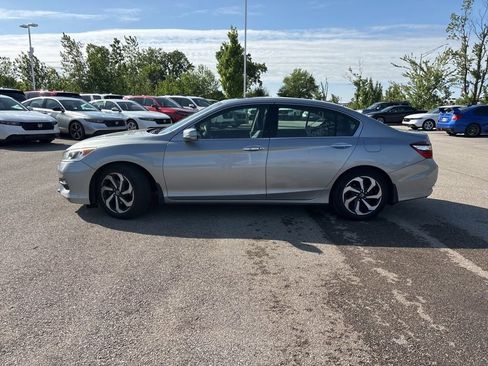 Used 2017 Honda Accord EX-L image 8
