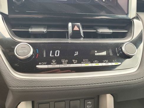 Used 2024 Toyota Corolla Cross AWD Hybrid w/ Moonroof Package image 24