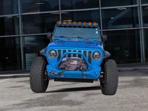 Used 2022 Jeep Wrangler Unlimited Rubicon w/ Cold Weather Group AWD/4WD image 3