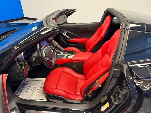 Used 2019 Chevrolet Corvette Stingray Coupe RWD image 15