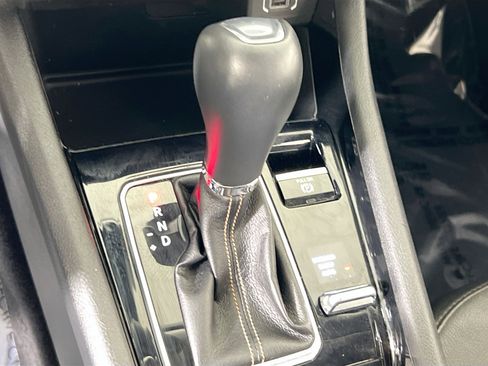 Used 2022 Jeep Compass Limited w/ Sun and Sound Group image 16