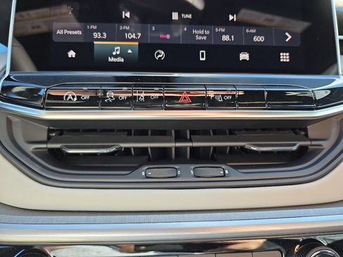 New 2026 Jeep Compass Limited image 19