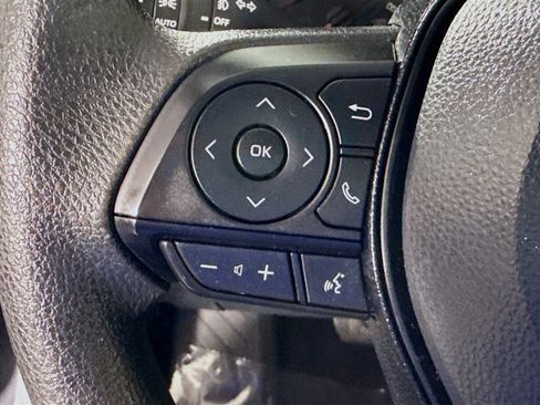 Used 2021 Toyota RAV4 XLE w/ Convenience Package FWD image 14