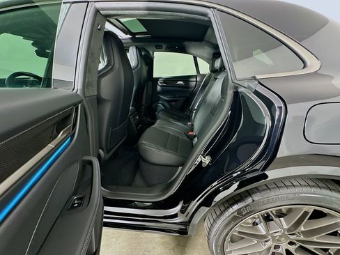 New 2026 Porsche Macan Turbo Electric AWD/4WD image 24